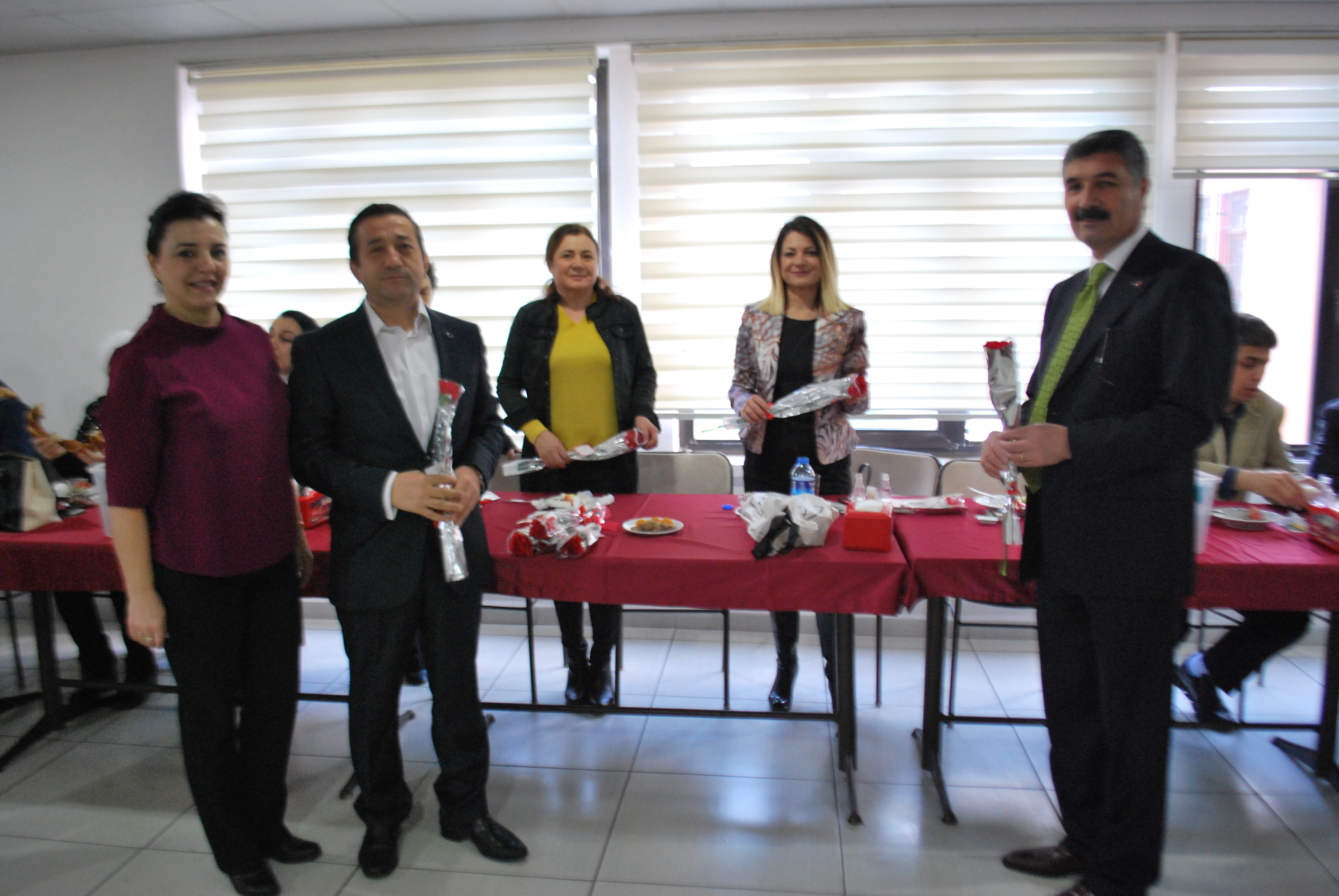 DÜNYA KADINLAR GÜNÜ KUTLANDI