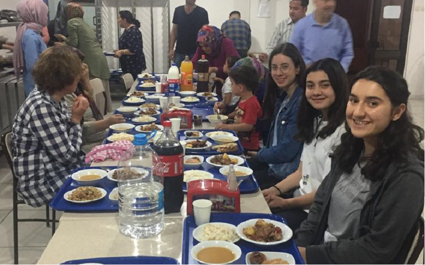 Kurumumuz Yemekhanesinde İl Müdürümüz Sayın Mehmet Taha AL, Lojman'da oturan personel ve aileleri tarafından iftar yemeği düzenlendi.