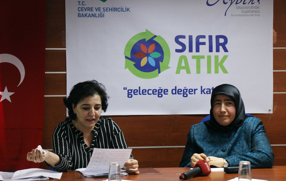 Aydın’da “Sıfır Atık Projesi” Tanıtım ve Bilgilendirme Toplantısı Valimiz Sayın Yavuz Selim Köşger’in Eşi Fatma Köşger Hanımefendinin Himayesi ve Öncülüğünde Gerçekleştirildi