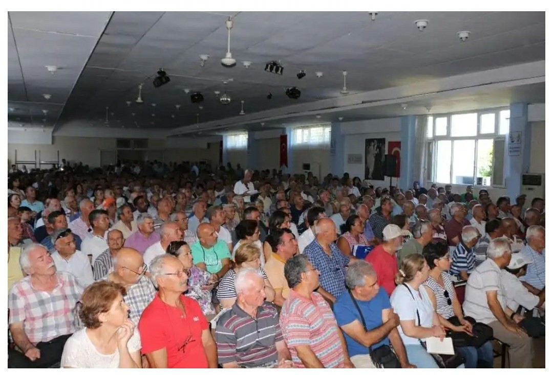 Kuşadası'nda Vatandaşlara İmar Barışı Hakkında Bilgi verildi.