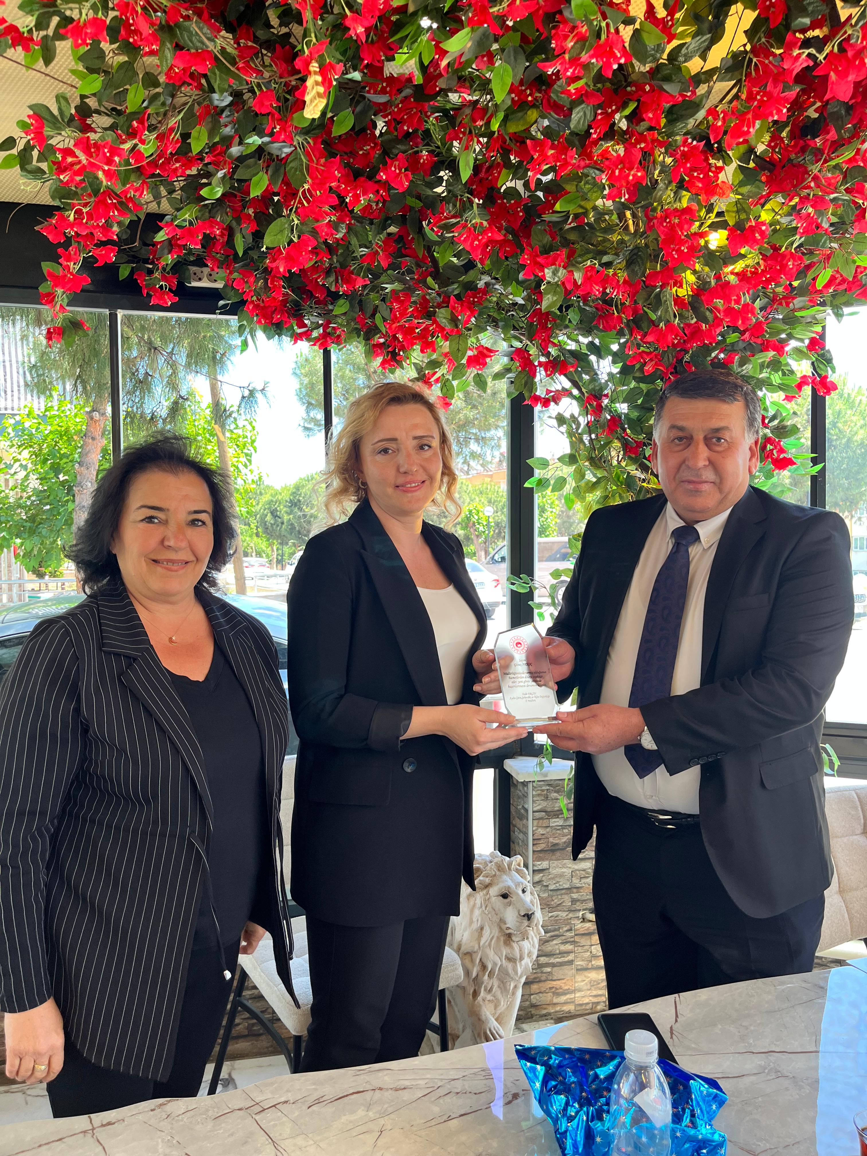 Müdürlüğümüzde İl Müdür Yardımcısı olarak görev yapan Güneş ARKOÇ  İzmir Çevre, Şehircilik ve İklim Değişikliği Müdürlüğüne İl Müdür Yardımcısı olarak tayin olmuştur. Yeni görev yerinde başarılarının devamını dileriz.