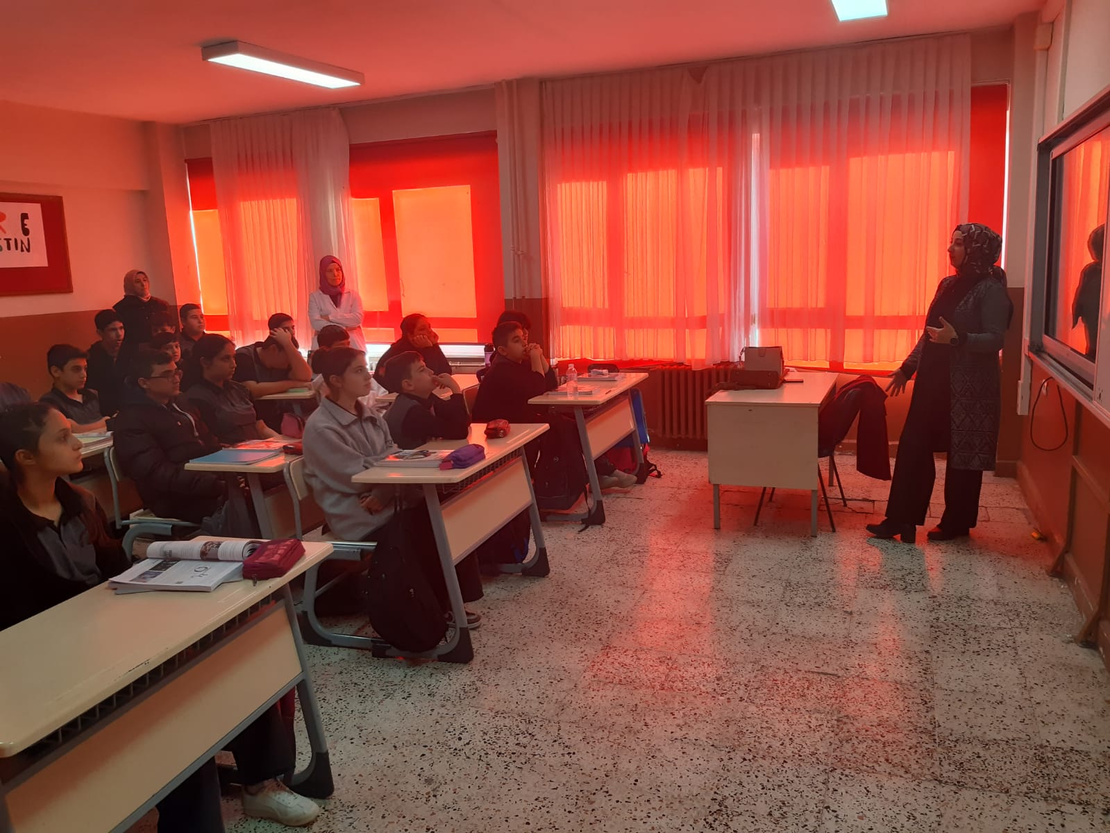 Akçamescit Ortaokulu Öğrencilerine 