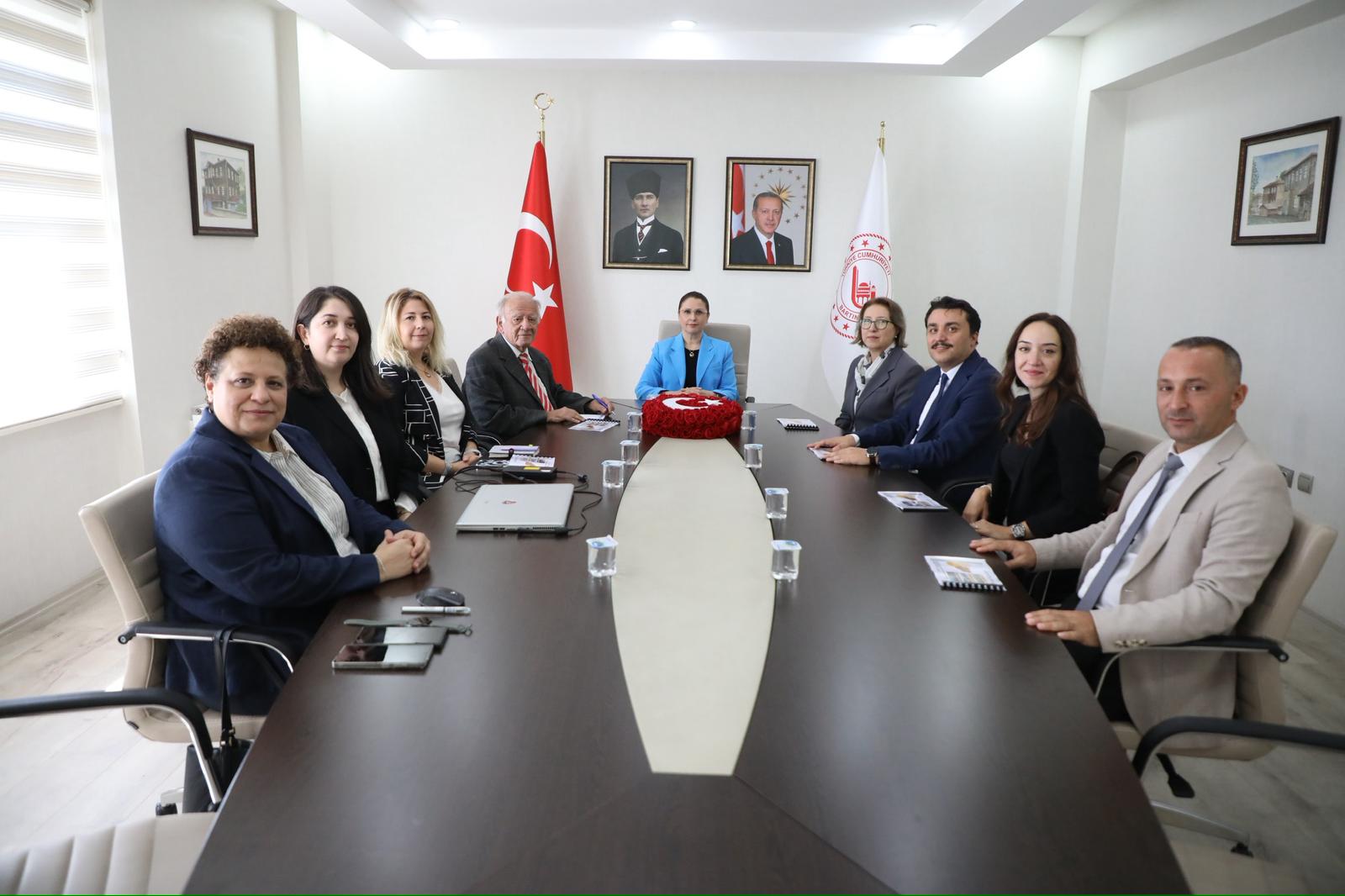 Bakanlığımız Mekansal Planlama Genel Müdür Yardımcımız, İl Müdürümüz ve İlgili Kurum ve Kuruluşlardan Yetkililer Sayın Valimiz Nurtaç ARSLAN'a Ziyarette Bulunmuşlardır.