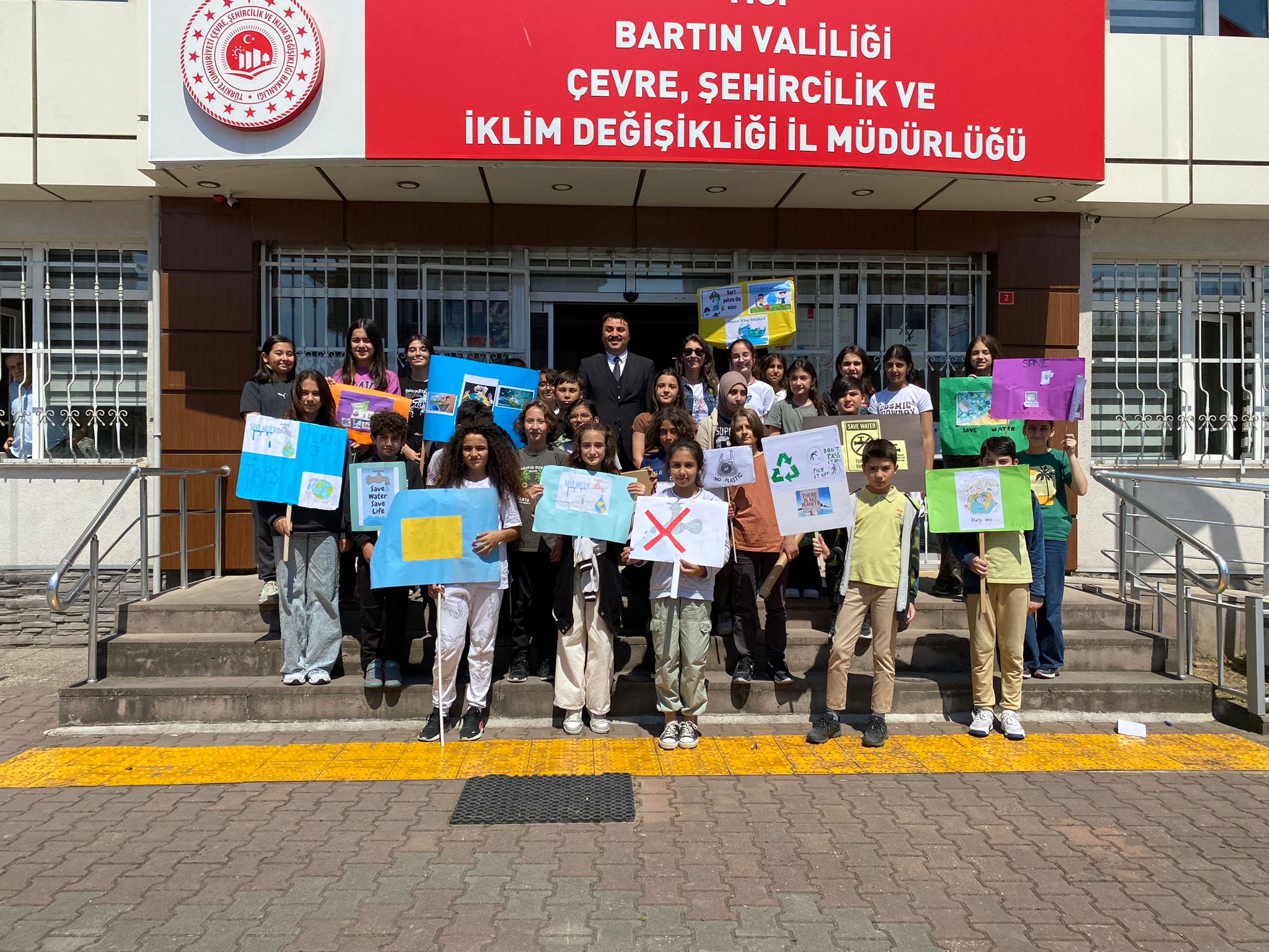 Bartın Borsa İstanbul Ortaokulu Öğrencileri İl Müdürlüğümüzü Ziyaret Etti.