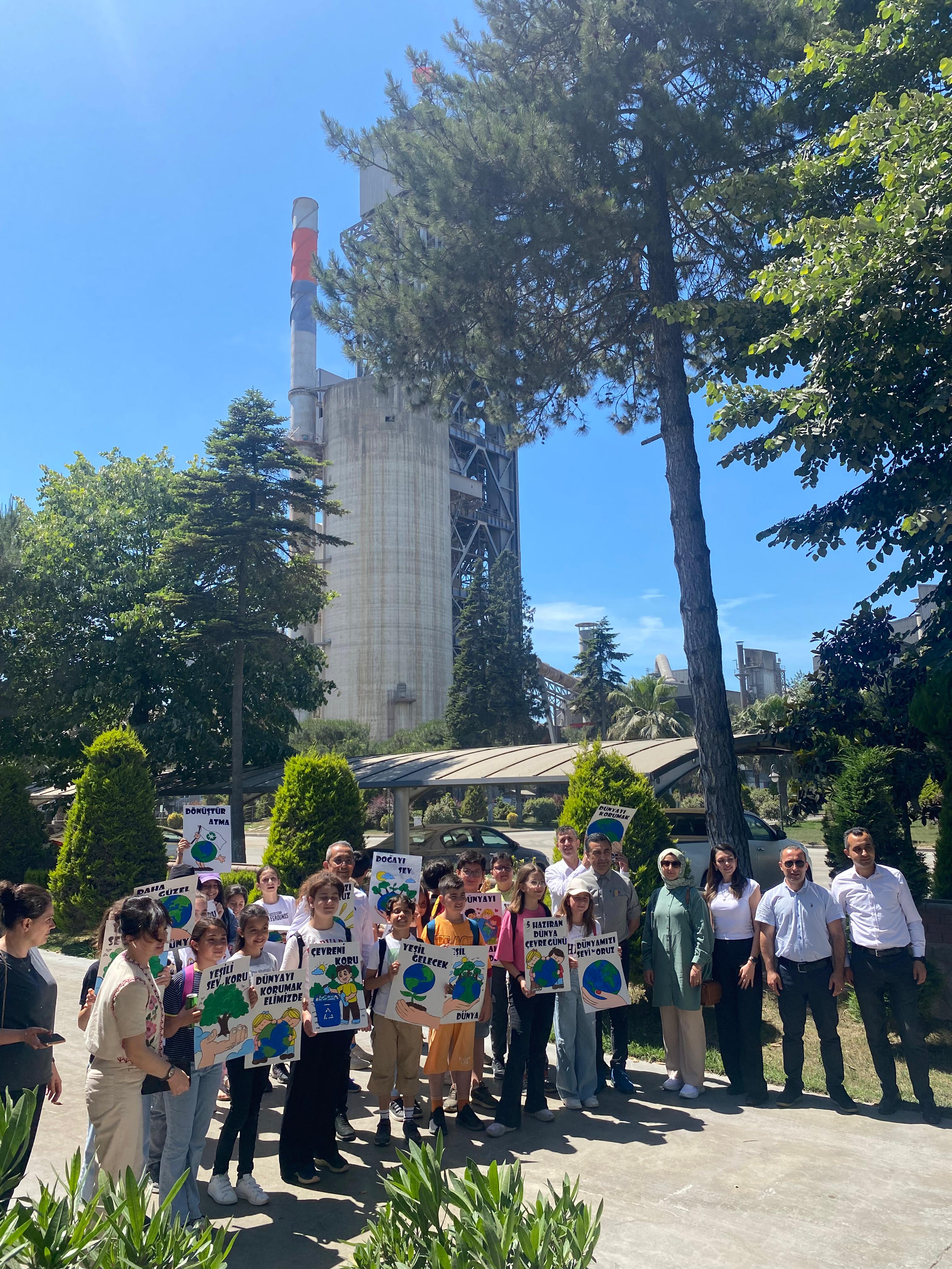 Bartın Çimento Fabrikası ''Çimento Fabrikası ve Atıklardan Yakıt Üretim Tesisi Teknik Gezisi'' Kapsamında İstanbul Borsa Ortaokulu Öğrencilerimizle İle Birlikte Ziyarette Bulunduk