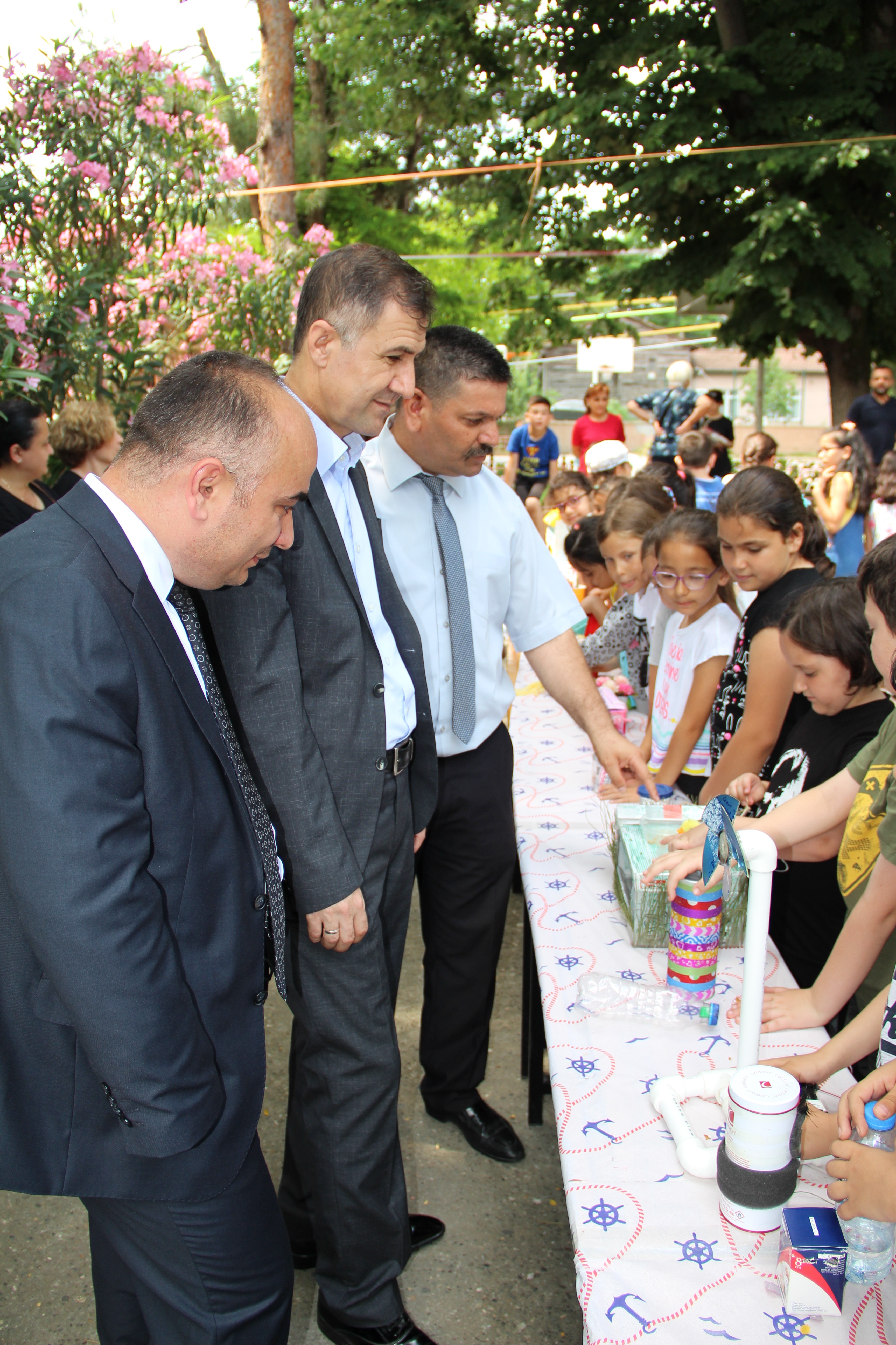 Geri Dönüşüm Tasarım Sergisi ve Defilesi Düzenlendi