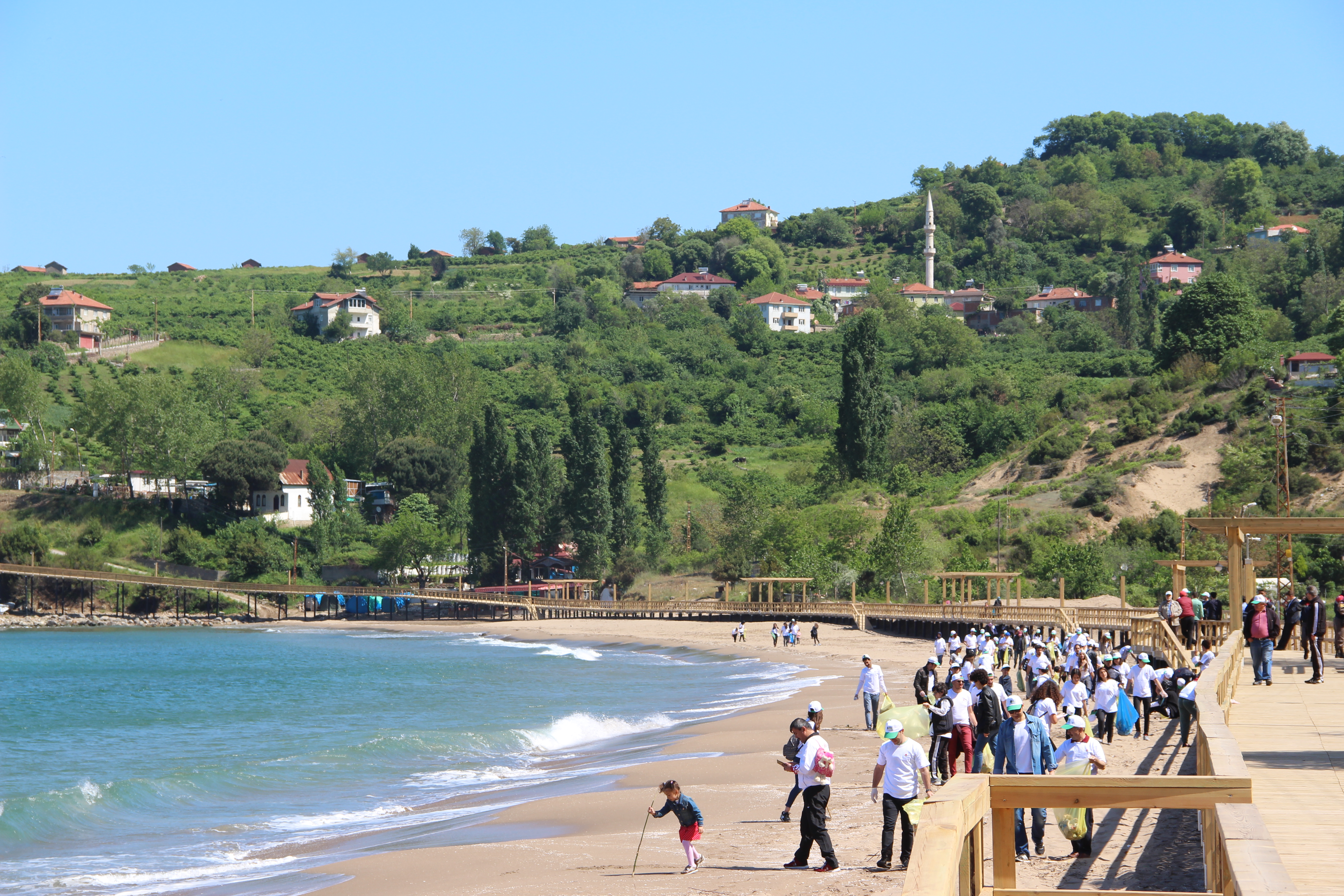 Güzelcehisar’da Kıyı Temizliği Etkinliği