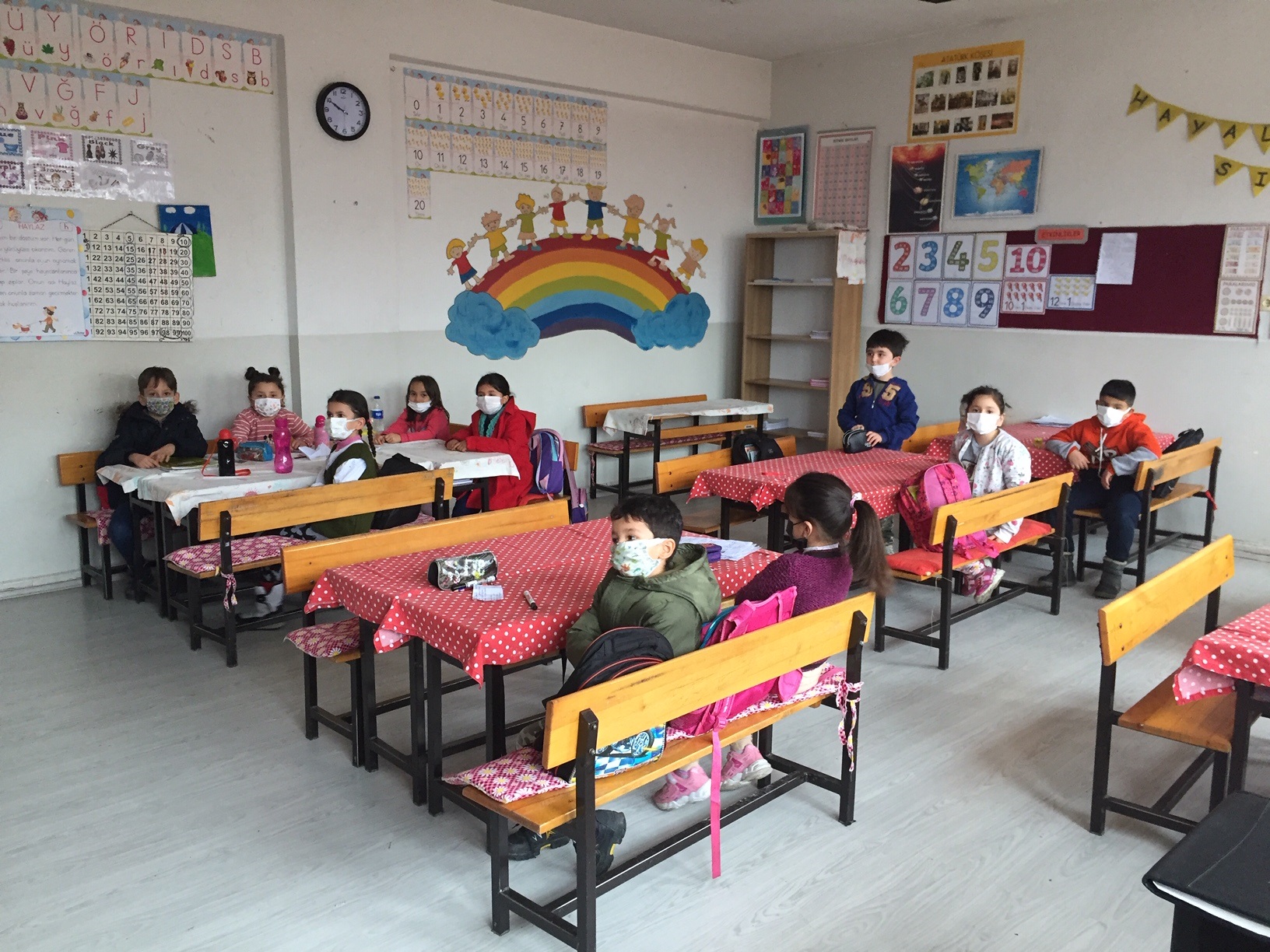 Hıdırlar Köyü İlkokulu'nda ''Temel Çevre Bilinci, Sıfır Atık, İklim Değişikliği ve Küresel Isınma'' Konulu Eğitim Verildi