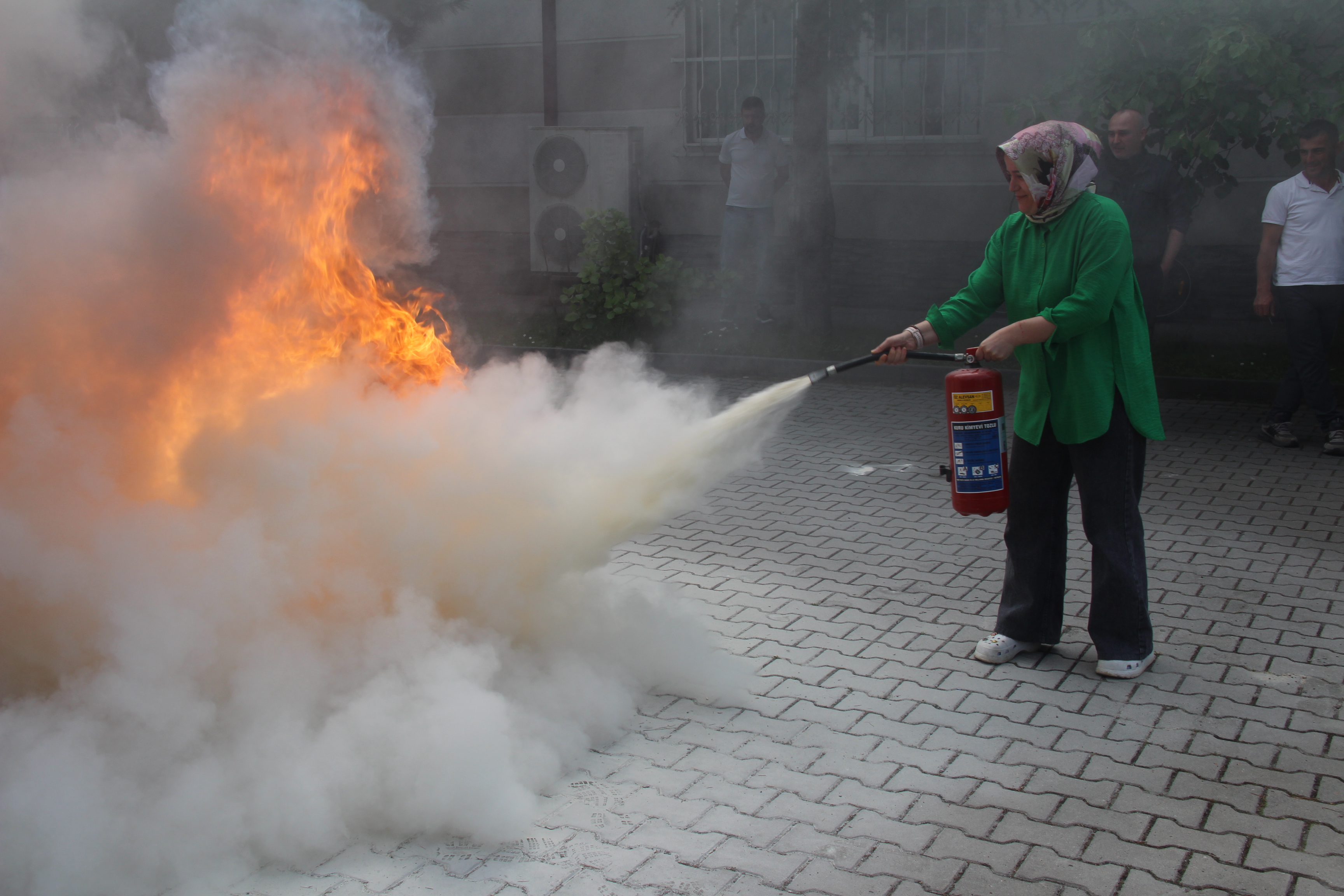 İl Müdürlüğü Personellerimize Afet ve Acil Durum Müdürlüğü Tarafından Afet Farkındalık Eğitimi Verilmiştir.
