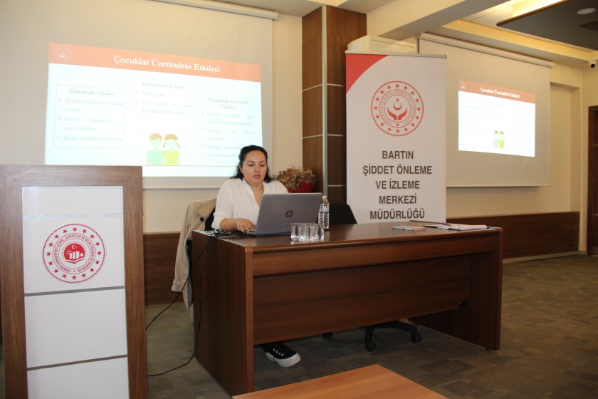 İl Müdürlüğümüz Personellerine Kadına Yönelik Şiddetin Önlenmesi Farkındalık Semineri Verilmiştir.