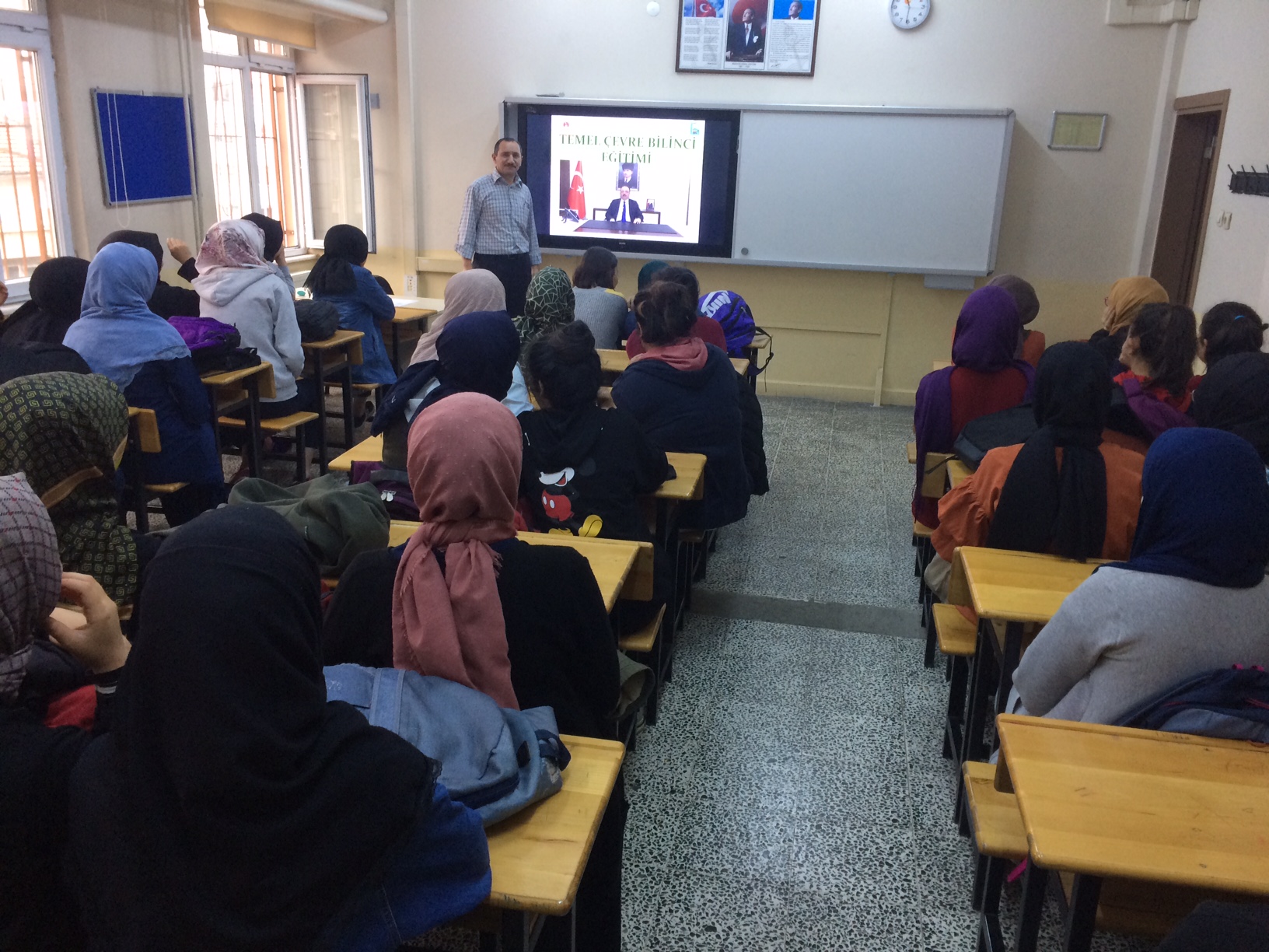 Nene Hatun Kız Anadolu İmam Hatip Lisesi'nde Sıfır Atık Konulu Eğitim Verildi