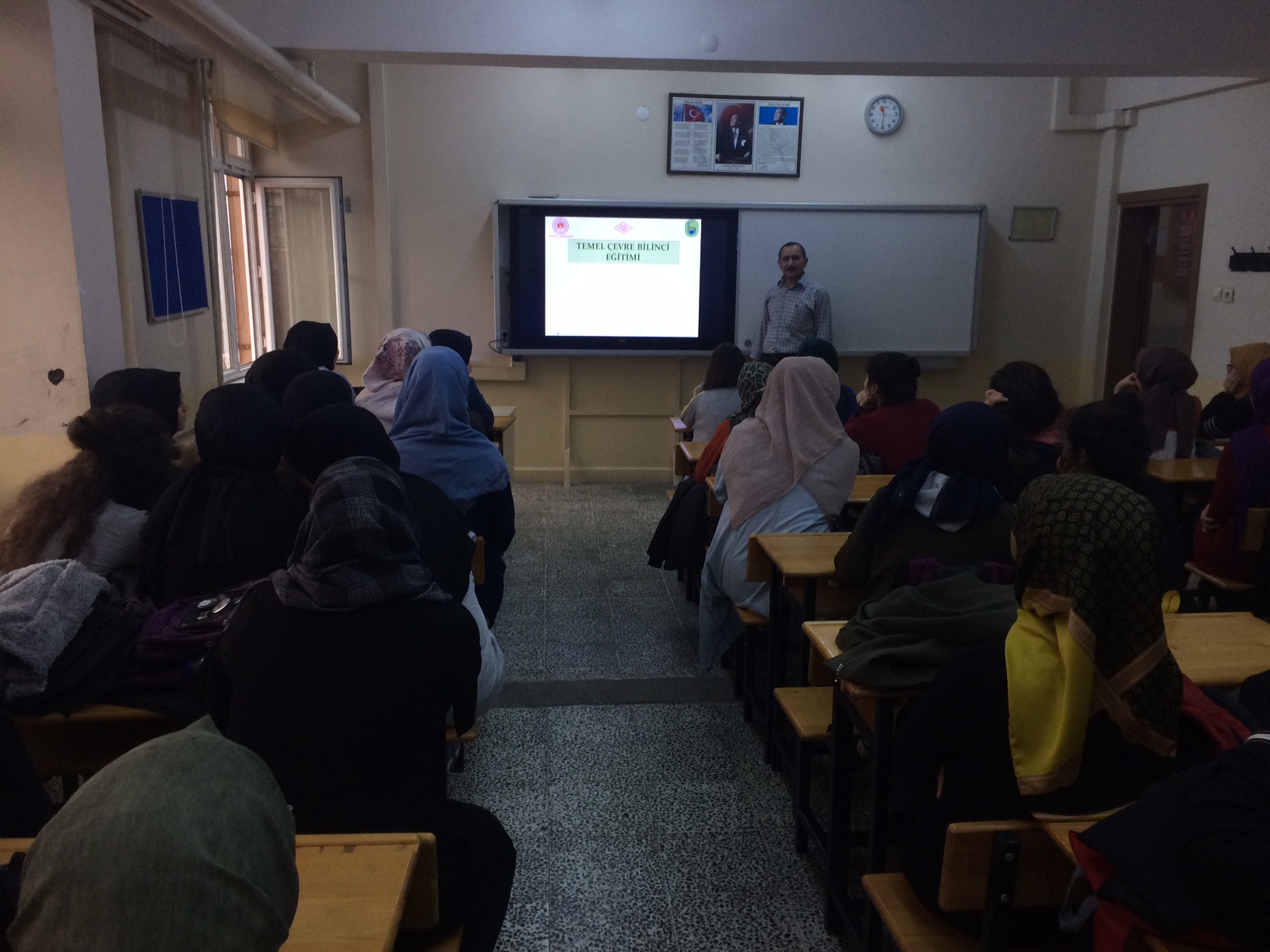 Nene Hatun Kız Anadolu İmam Hatip Lisesi'nde Sıfır Atık Konulu Eğitim Verildi