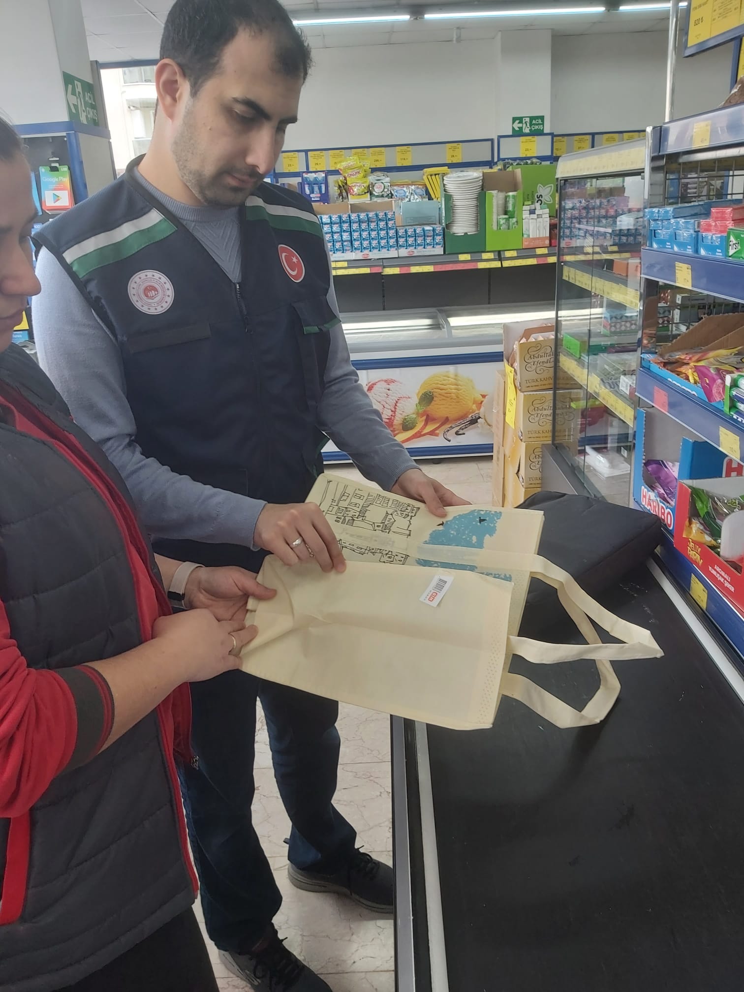 Plastik Poşetlerin Ücretlerin Ücretlendirilmesine İlişkin Usul ve Esaslar kapsamında denetimler yapılmaktadır.