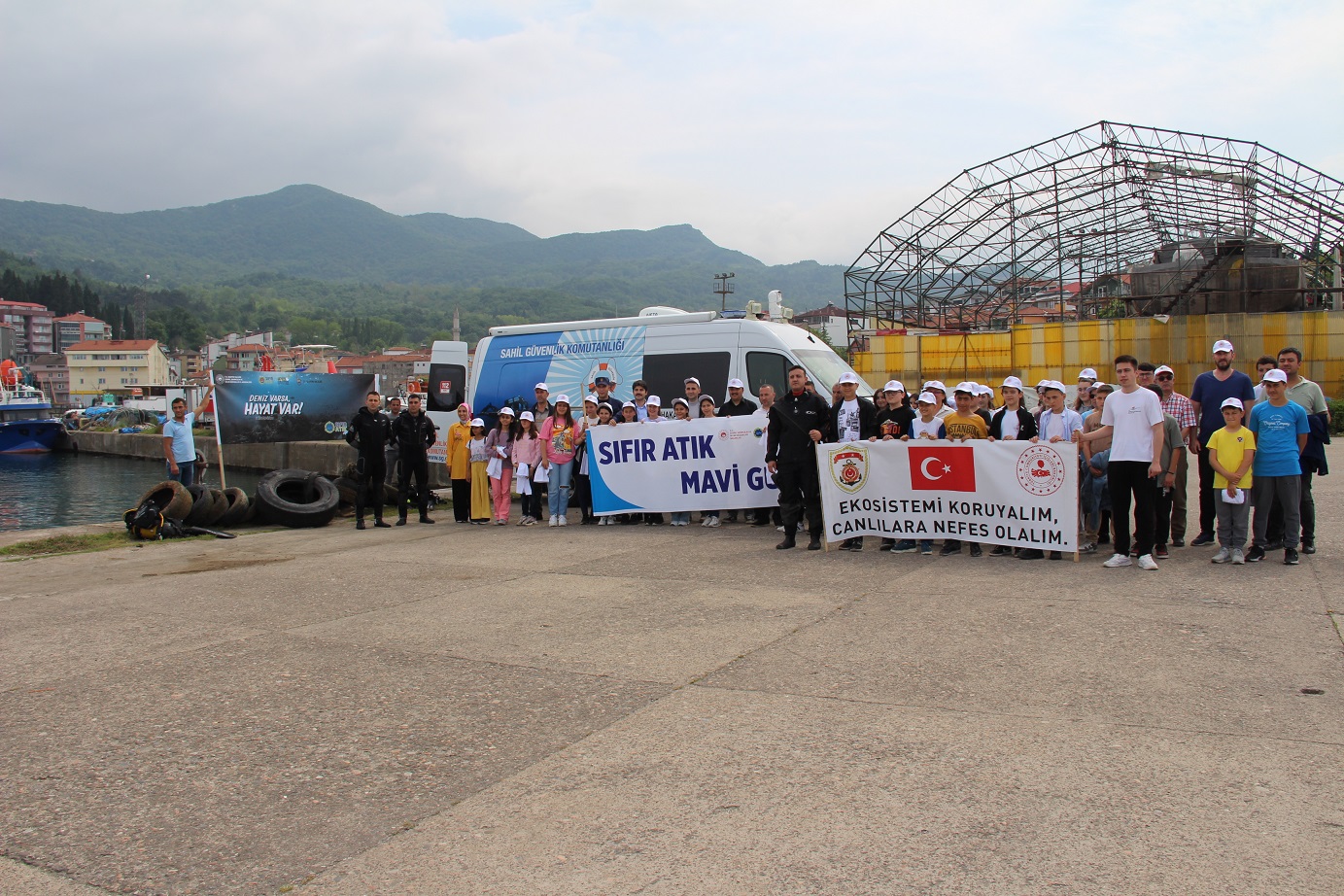 Türkiye Çevre Haftası Etkinlikleri Kapsamında Kurucaşile Sahil Temizliği Yapıldı