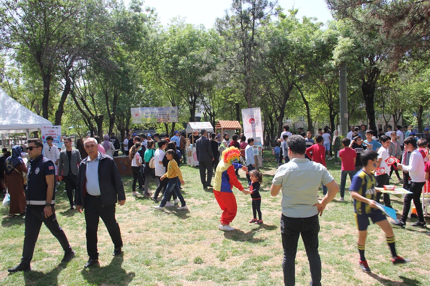 23 Nisan Ulusal Egemenlik ve Çocuk Bayramı’nda  “Çevre ve Çocuk Şenliği” coşkusu