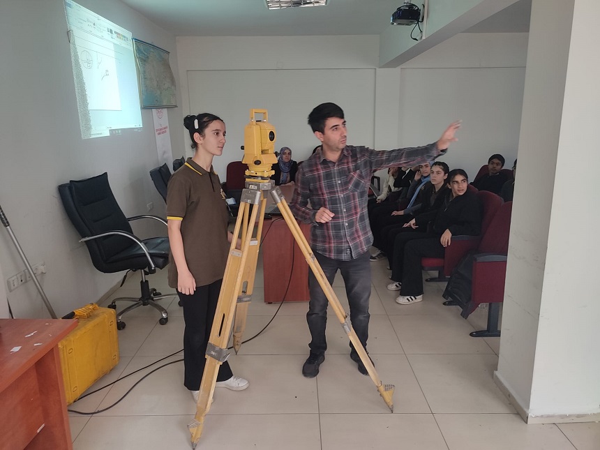 Batman Yahya Kemal Beyatlı Anadolu Lisesi Öğrencileri İl Müdürlüğümüzü Ziyaret Etti