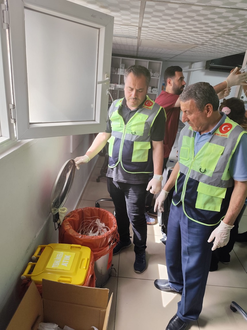 İlimizde Bulunan Sağlık Kuruluşlarına Tıbbi Atık Denetimleri Yapılmıştır.