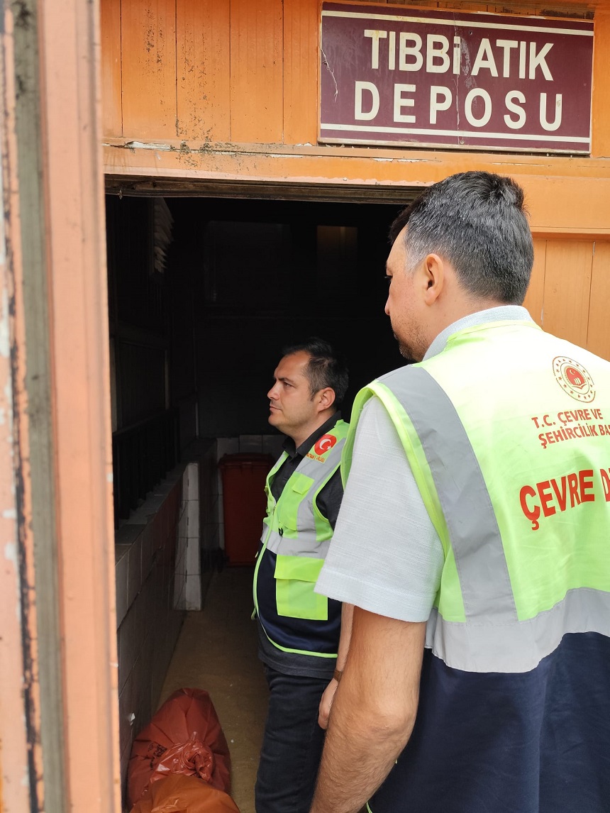 İlimizde Bulunan Sağlık Kuruluşlarına Tıbbi Atık Denetimleri Yapılmıştır.