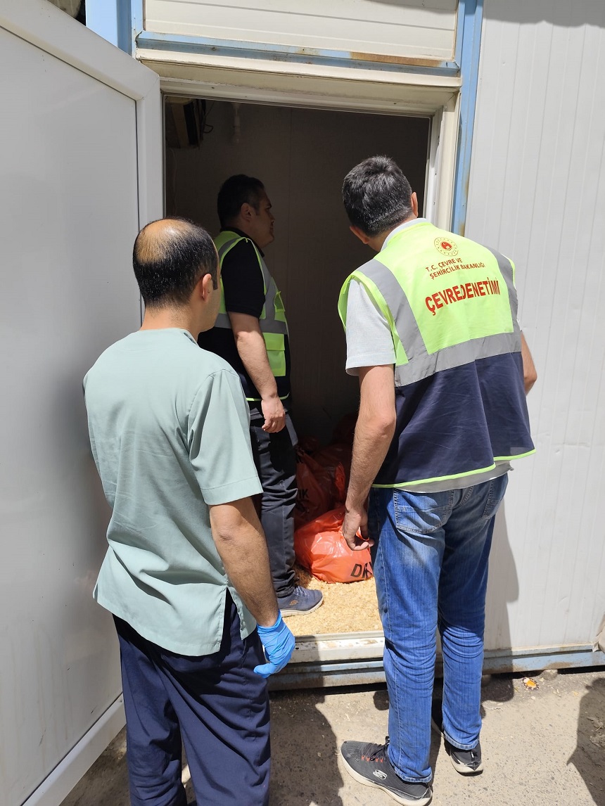 İlimizde Bulunan Sağlık Kuruluşlarına Tıbbi Atık Denetimleri Yapılmıştır.