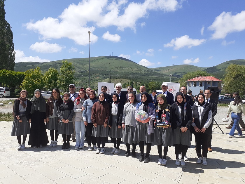 5 Haziran Dünya Çevre Günü ve 5-9 Haziran Türkiye Çevre Haftası kapsamında yapılan kompozisyon, şiir ve resim yarışması