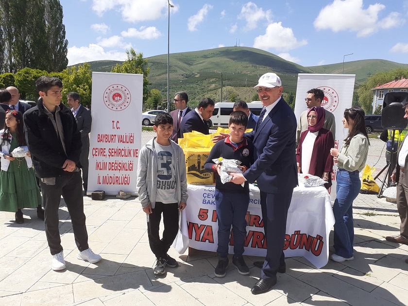 5 Haziran Dünya Çevre Günü ve 5-9 Haziran Türkiye Çevre Haftası kapsamında yapılan kompozisyon, şiir ve resim yarışması