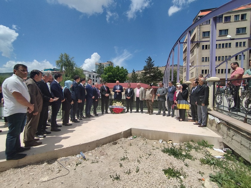 6 Şubat Depremi Şehitleri Anısına Saygı Çelengi