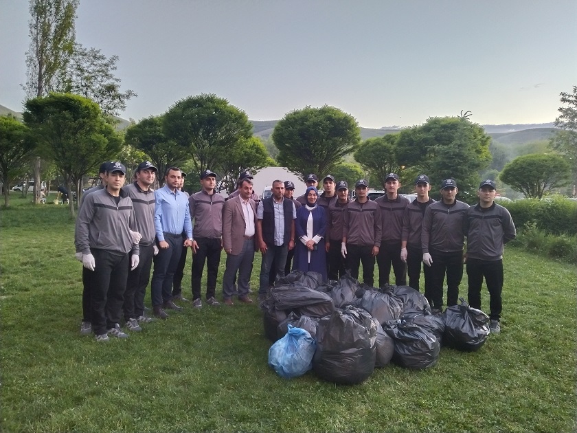 Bayburt Polis Meslek Eğitim Merkezi öğrencilerinin 5 Haziran Dünya Çevre Günü Etkinliği