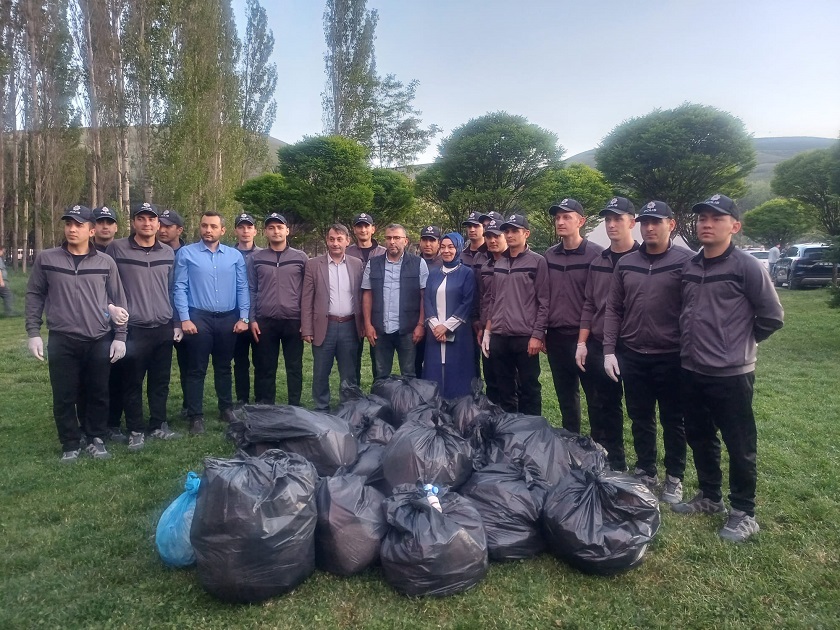 Bayburt Polis Meslek Eğitim Merkezi öğrencilerinin 5 Haziran Dünya Çevre Günü Etkinliği