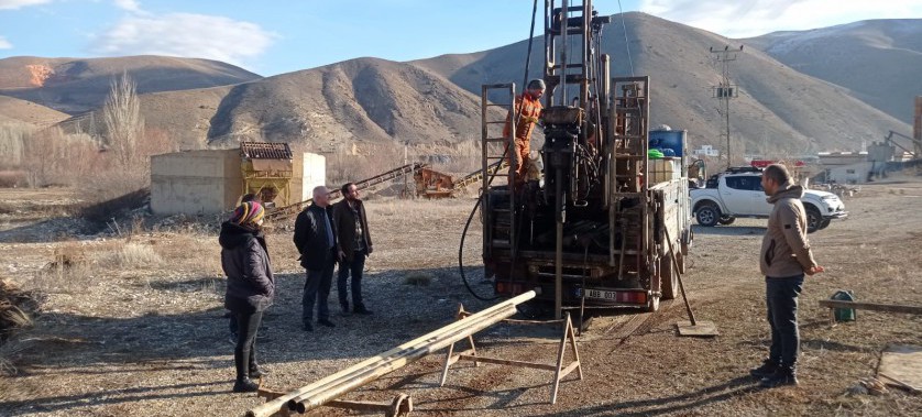 Müdürlüğümüz İmar ve Planlamadan Sorumlu Şube Müdürlüğünce Yapılmakta Olan  İmar Planına Esas Jeolojik-Jeoteknik Etüt Çalışmaları Hakkında.