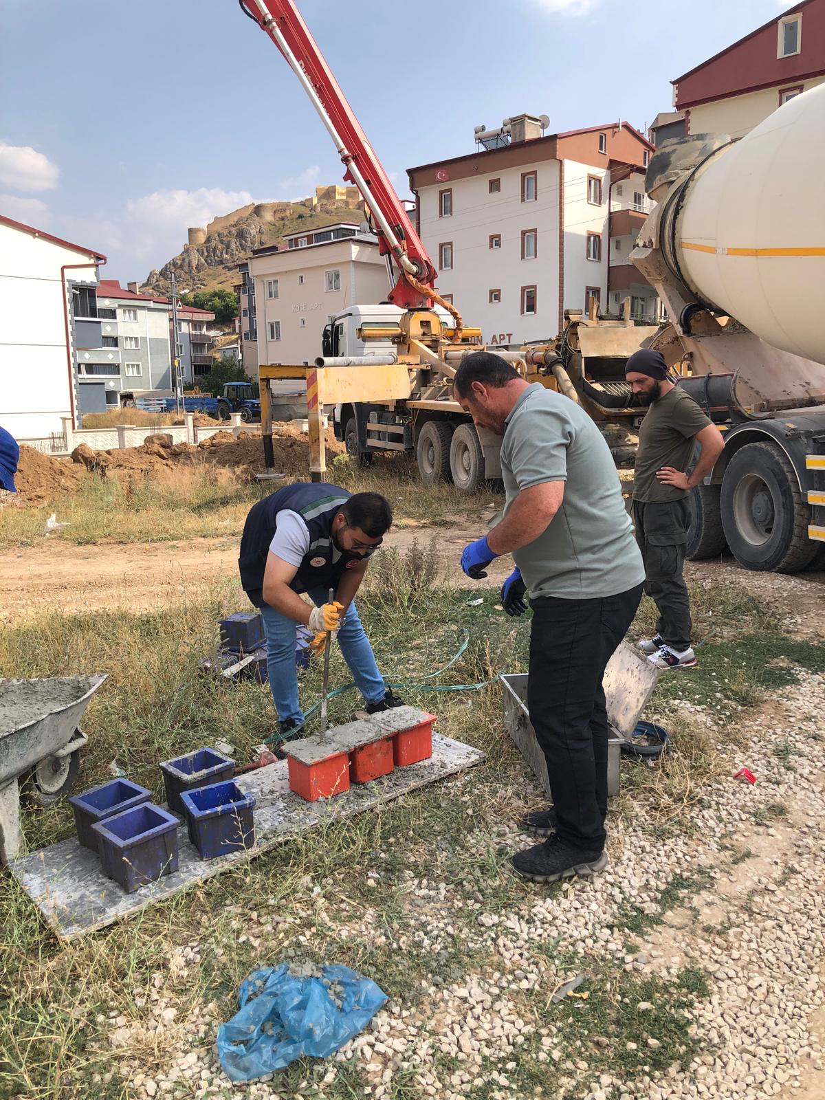 İl Müdürlüğümüz Personellerince Beton Numunesi Örneği Alınmıştır