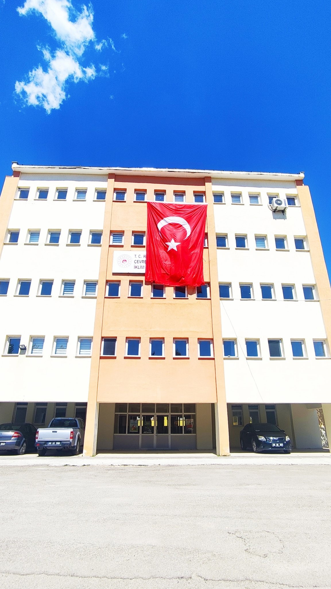 Milletimizin yazdığı onurlu direniş destanını bir kez daha yâd ediyoruz.