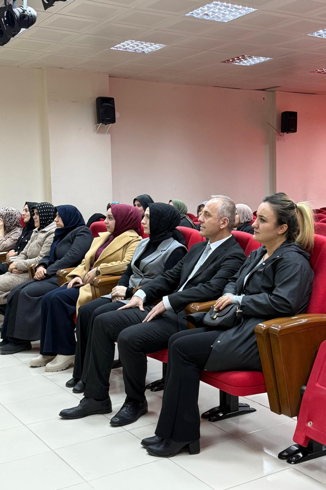 SIFIR ATIK VE ÇEVRE KONULU EĞİTİM FAALİYETLERİMİZ BAŞARIYLA DEVAM ETMEKTEDİR.