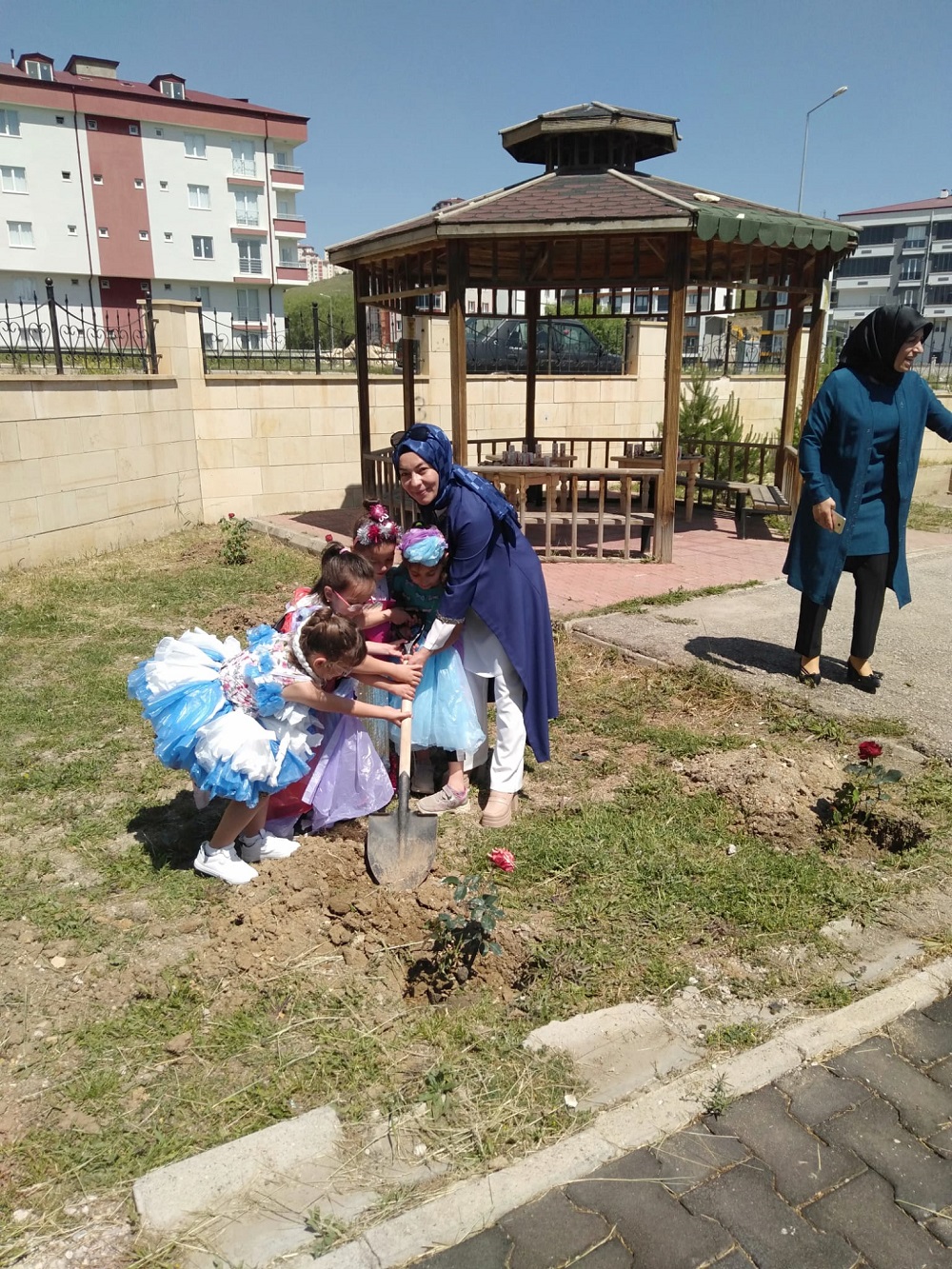 Türkiye Çevre Haftası Etkinlikleri Kapsamında Kır Çiçekleri Anaokulunda Sıfır Atık Sergisi