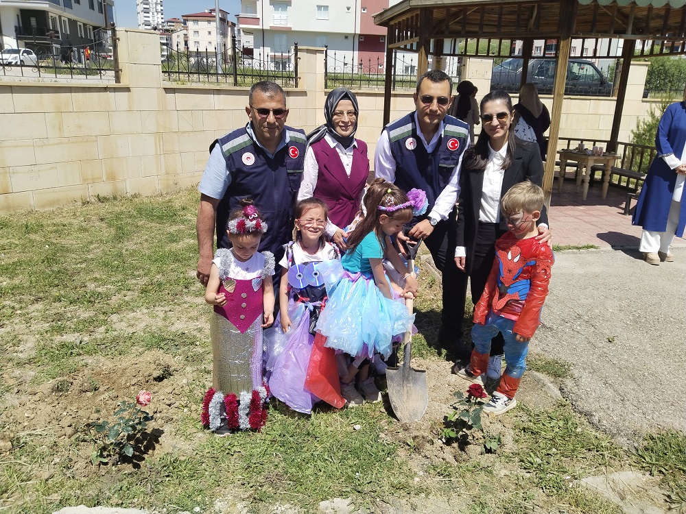 Türkiye Çevre Haftası Etkinlikleri Kapsamında Kır Çiçekleri Anaokulunda Sıfır Atık Sergisi