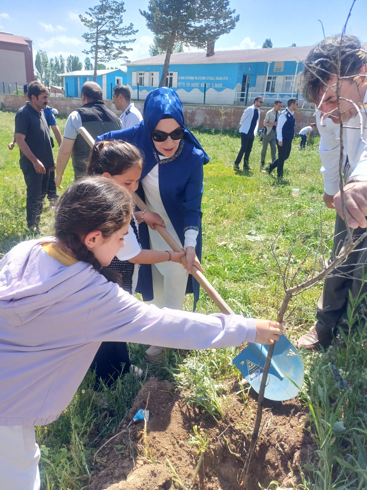 Türkiye Çevre Haftası Kapsamında Aydıntepe İlçemizde Fidan Dikim Etkinliği.