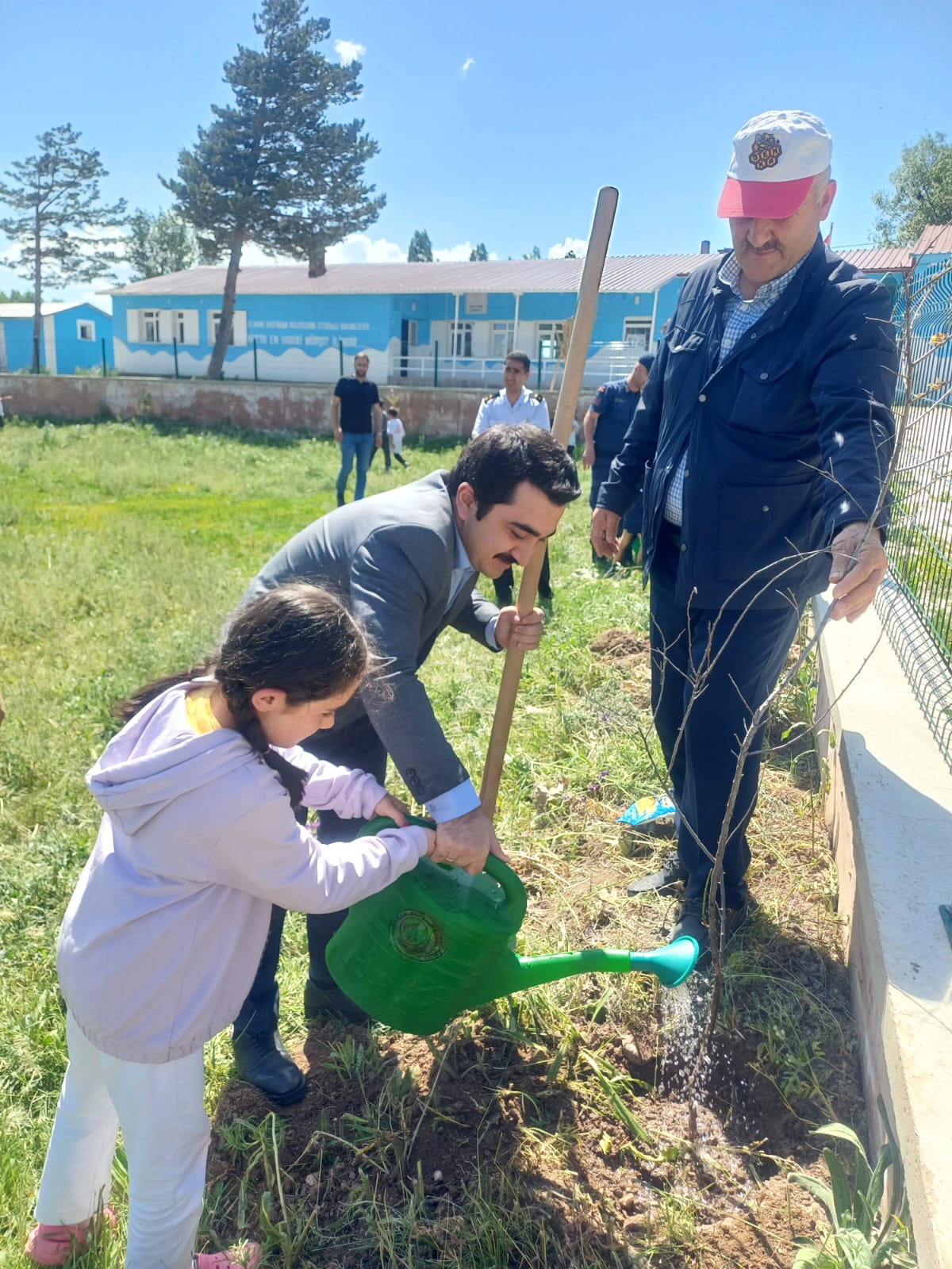 Türkiye Çevre Haftası Kapsamında Aydıntepe İlçemizde Fidan Dikim Etkinliği.