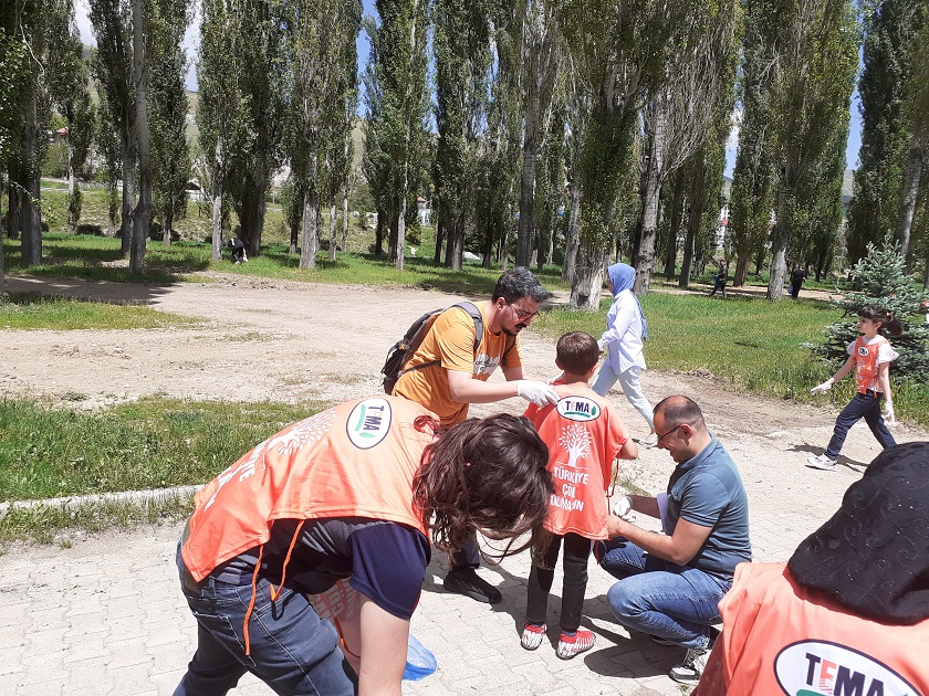 YENİŞEHİR PARKINDA ÇEVRE HAFTASI ETKİNLİĞİ