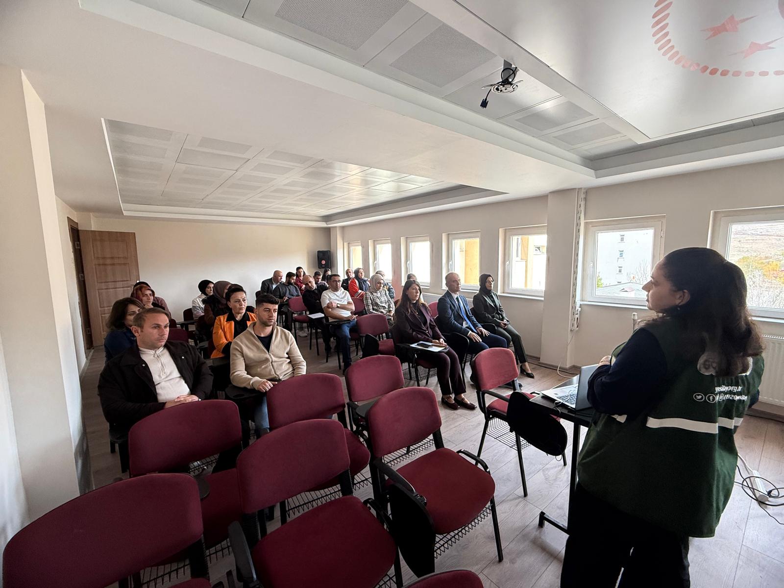 YEŞİLAY'DAN KURUMUMUZDA BAĞIMLIKLA MÜCADELE EĞİTİMİ