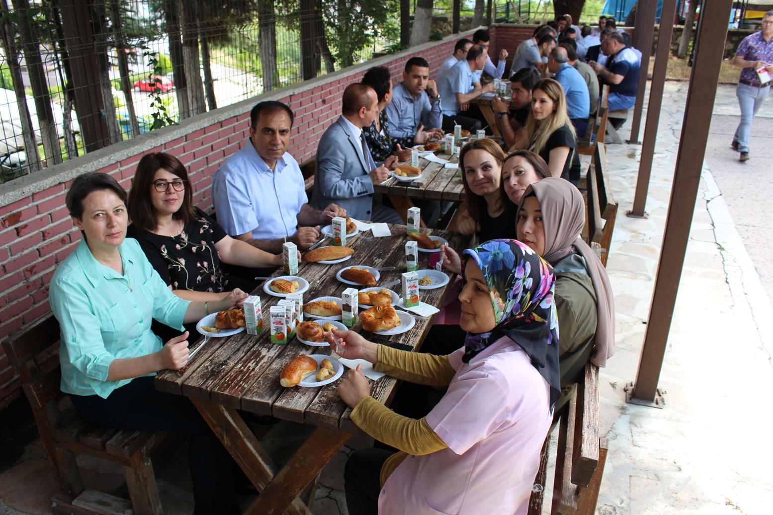 BAYRAMLAŞMA.. Hep bir arada, sevgi dolu ve huzurlu nice bayramlar geçirmek dileğiyle,