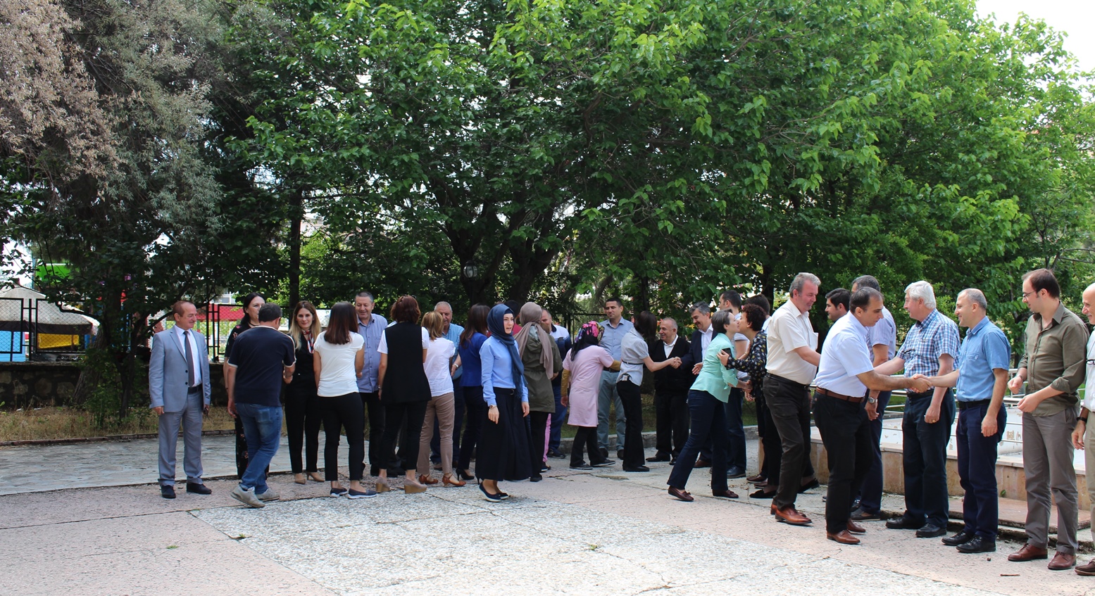 BAYRAMLAŞMA.. Hep bir arada, sevgi dolu ve huzurlu nice bayramlar geçirmek dileğiyle,