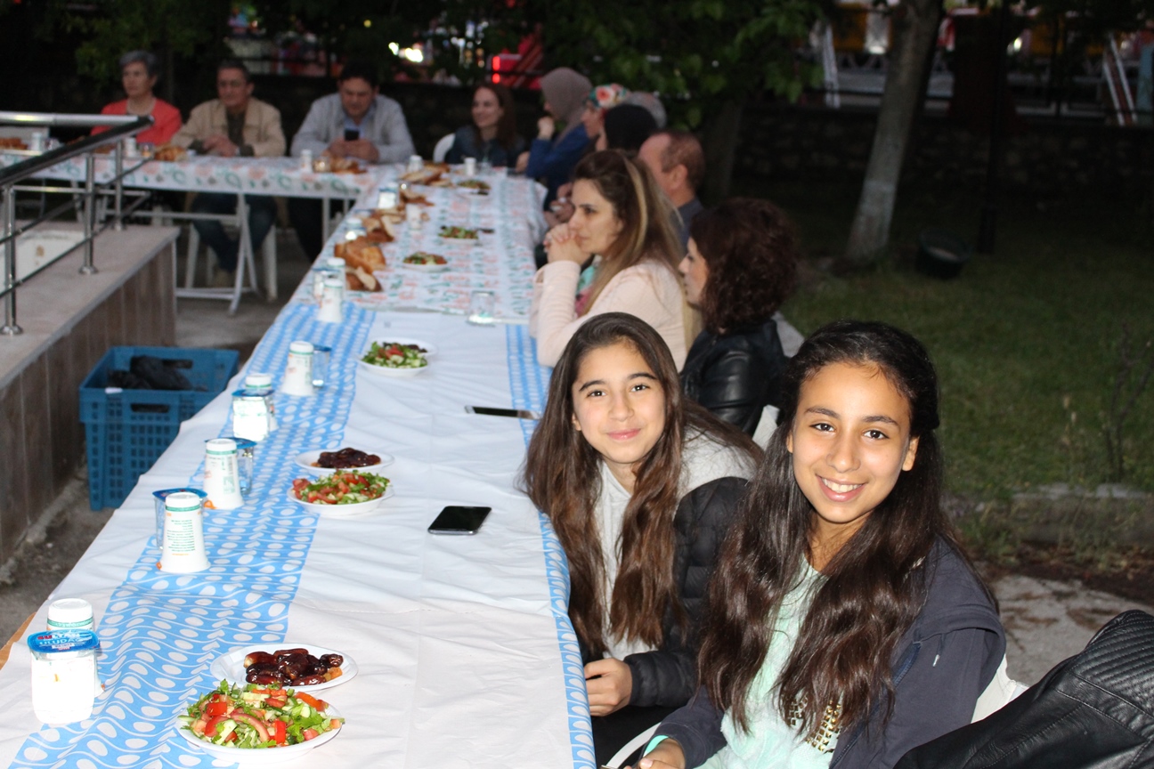 Sevgi, paylaşma ve bereket ayı Ramazanda Müdürlüğümüz çalışanları ile İftar yemeğinde buluştuk.