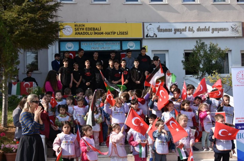 Bilecik Şeyh Edebali Anadolu İmam Hatip Lisesi tarafından düzenlenen Gazze'ye Destek Kermesine İl Müdürümüz Sayın Engin ÖZTÜRK katılım sağladı.