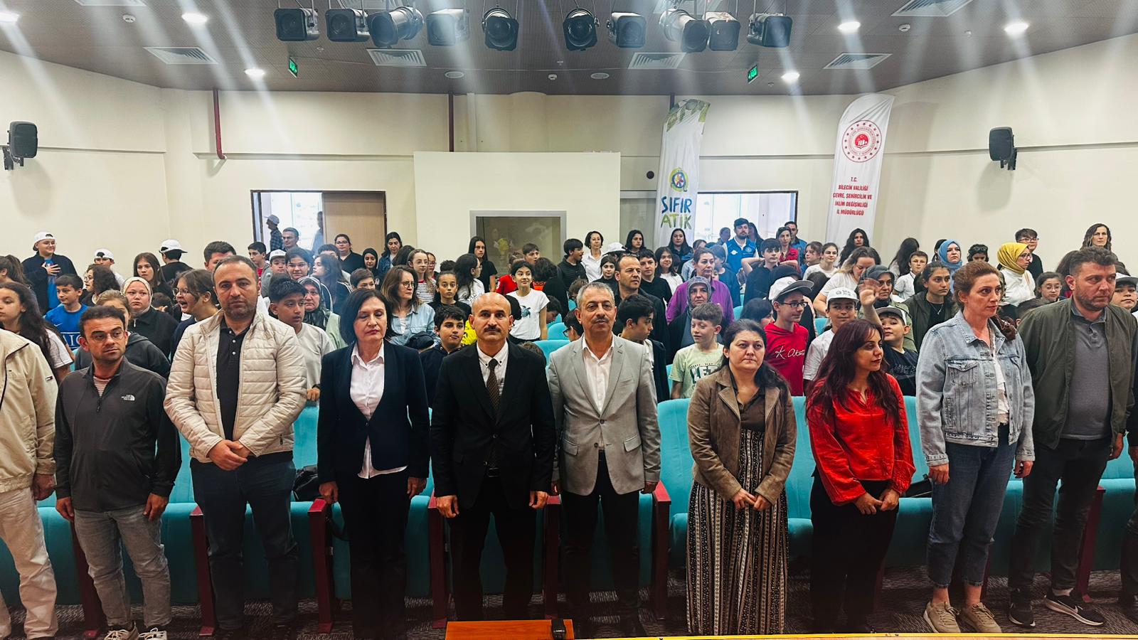 Doğa ve Canlıların Yanındayız Tiyatro Gösterisi gerçekleştirildi.