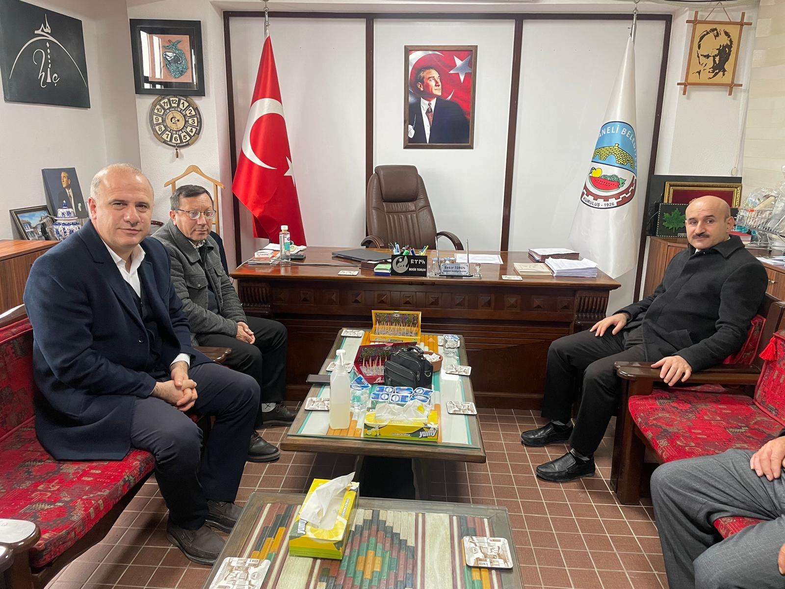 İl Müdürümüz Sayın Engin ÖZTÜRK, Osmaneli Belediye Başkanı Bekir TORUN'a iadeiziyarette bulunmuştur.
