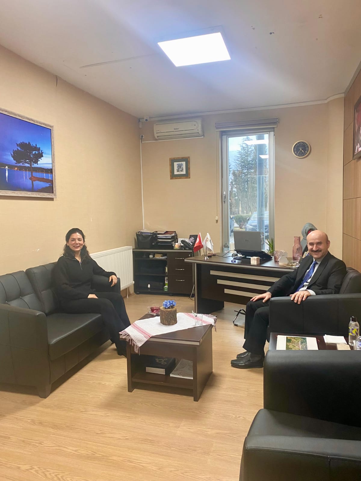 İl Müdürümüz Sayın Engin ÖZTÜRK, BEBKA Bilecik Yatırım Destek Ofisi Koordinatörü Banu ÇİÇEK GÜNGÖRDÜ'yü ziyaret etmiştir.