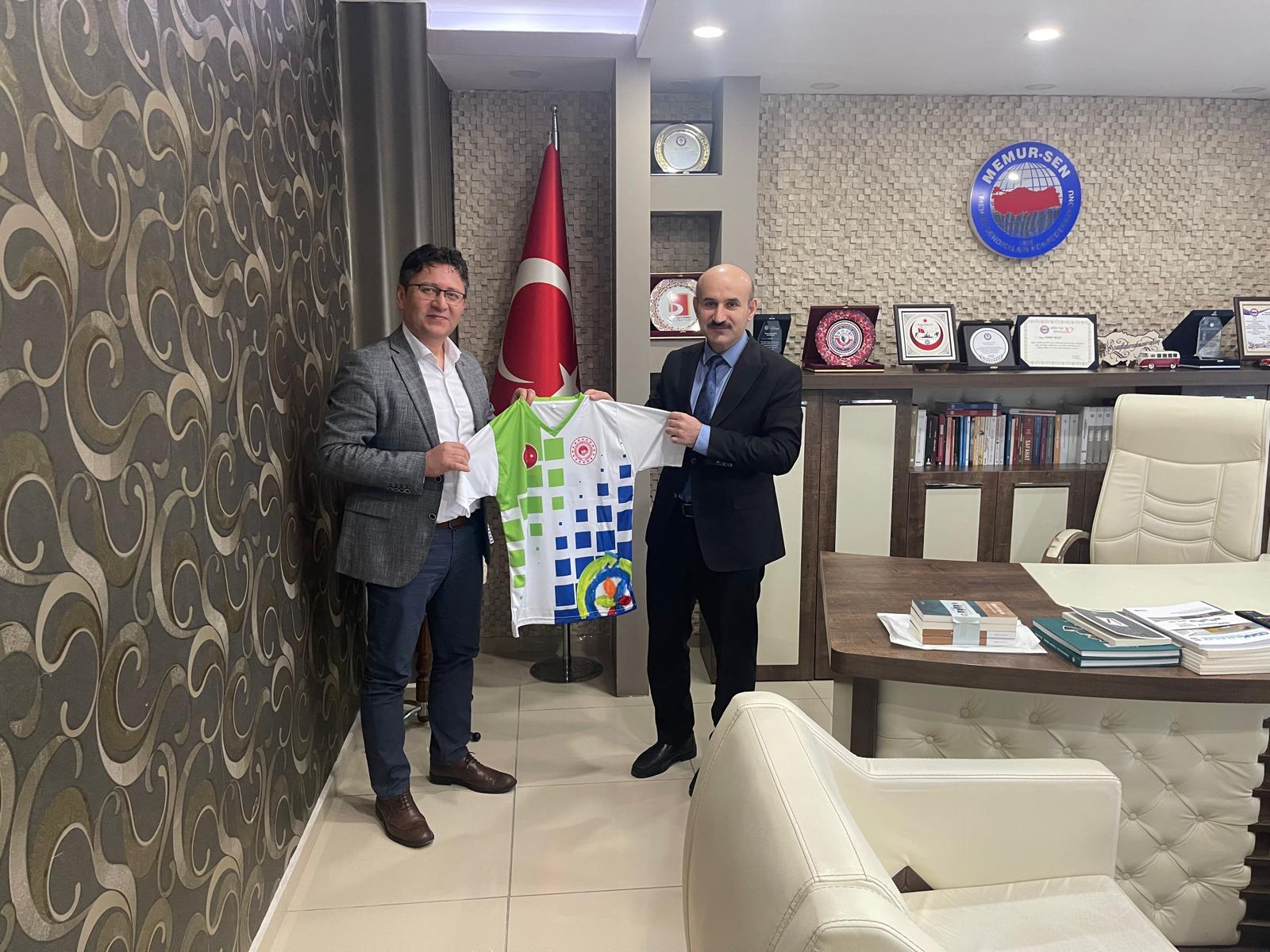 İl Müdürümüz Sayın Engin ÖZTÜRK, Memur-Sen Bilecik İl Başkanı Ahmet SELÖZ'e iadeiziyarette bulunmuştur.