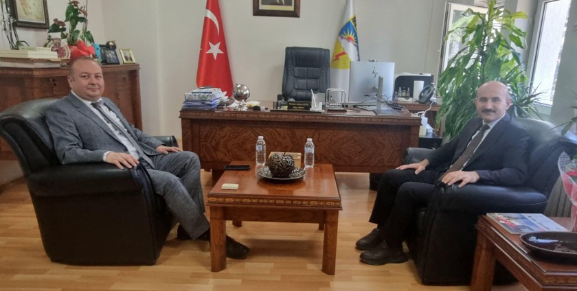 İl Müdürümüz Sayın Engin ÖZTÜRK, Meteoroloji Eskişehir 3. Bölge Müdürü Sayın İbrahim Göksu KAYIŞ'a iadeiziyarette bulunmuştur.
