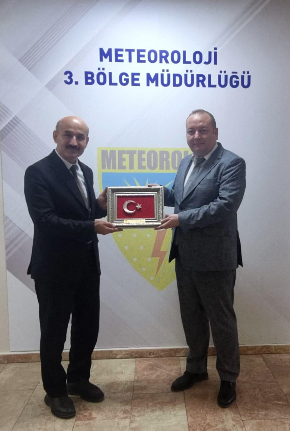 İl Müdürümüz Sayın Engin ÖZTÜRK, Meteoroloji Eskişehir 3. Bölge Müdürü Sayın İbrahim Göksu KAYIŞ'a iadeiziyarette bulunmuştur.