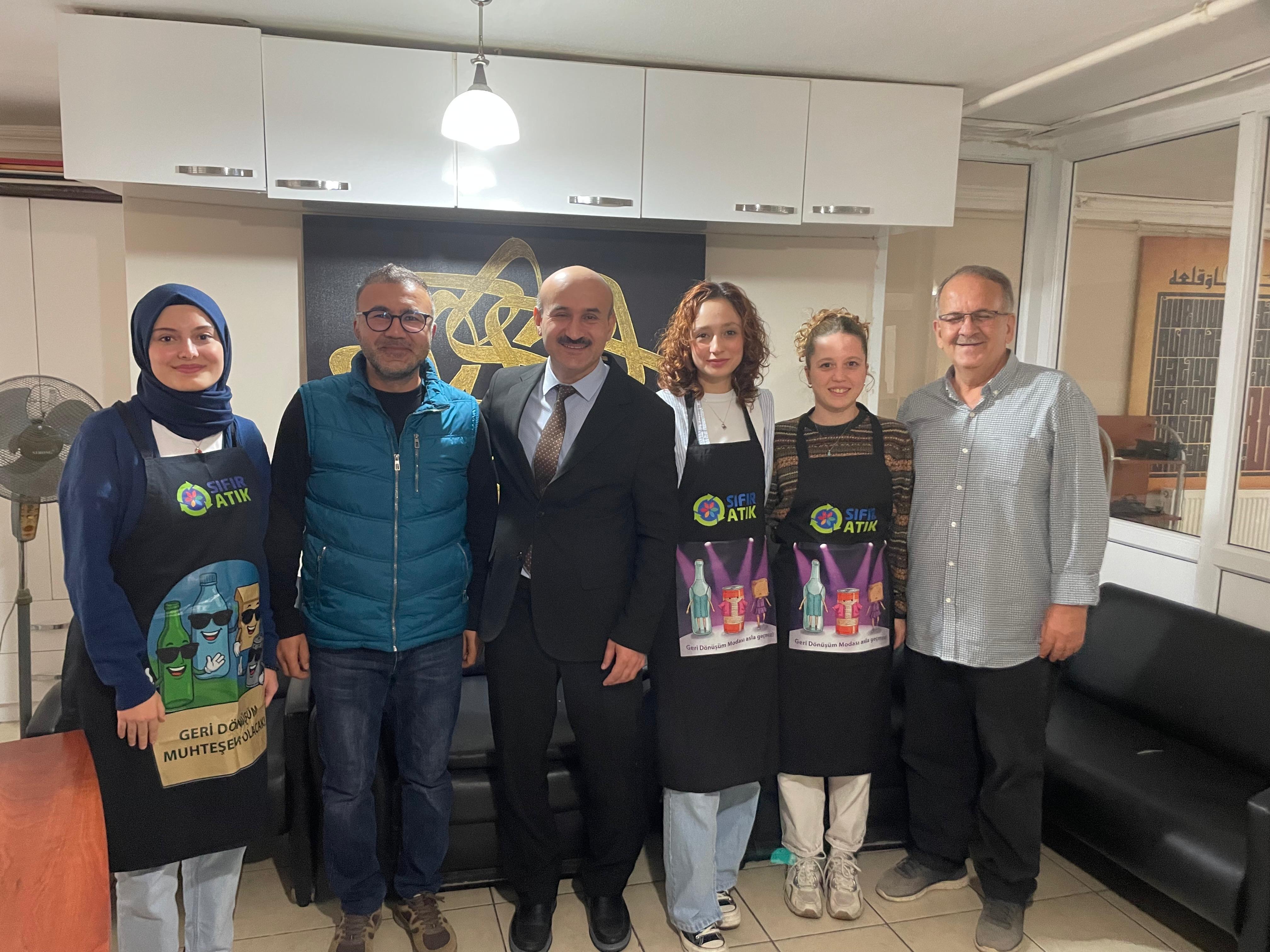 İl Müdürümüz Sayın Engin ÖZTÜRK, Değişim Gazetesine ziyarette bulunmuştur.