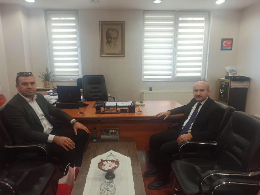 İl Müdürümüz Sayın Engin ÖZTÜRK, Halk Eğitim Merkezi Müdürü Sayın Emin AKSOY'a ziyarette bulundu.